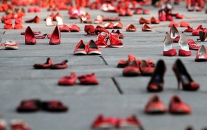 violenza sulle donne scarpe rosse